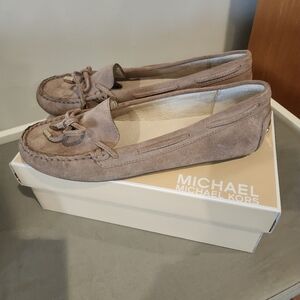 Michael Kors Suede Daisy Moccasins, Dark khaki, Size 8